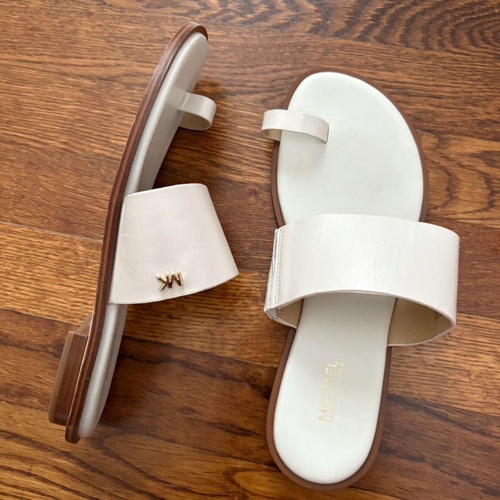 Michael Kors Sandals size 8 Cream/white leather sandals